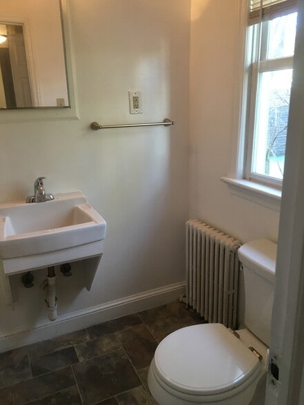 Building Photo - 3310 Perry St