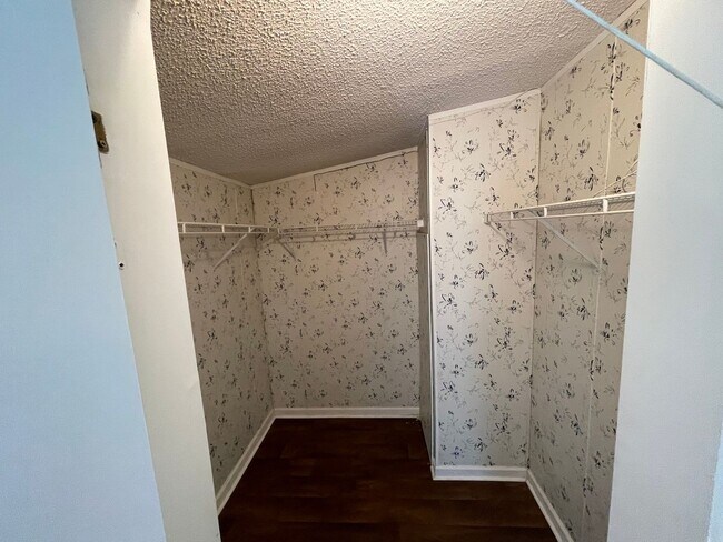 Building Photo - Nice three bedroom two bath modular home i...