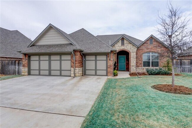 Primary Photo - Stunning Edmond Home- Regency Pointe-Neigh...