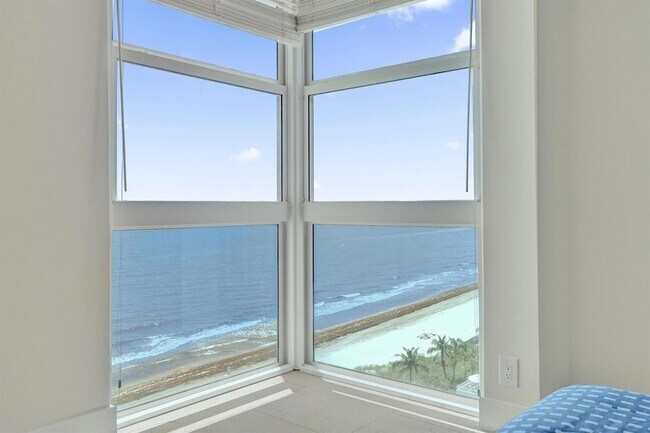 Building Photo - 1360 S Ocean Blvd