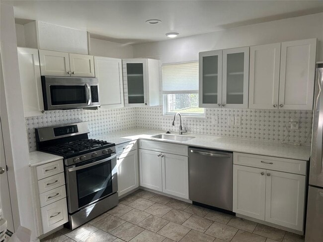 Building Photo - 5301 Ravensdale Ln