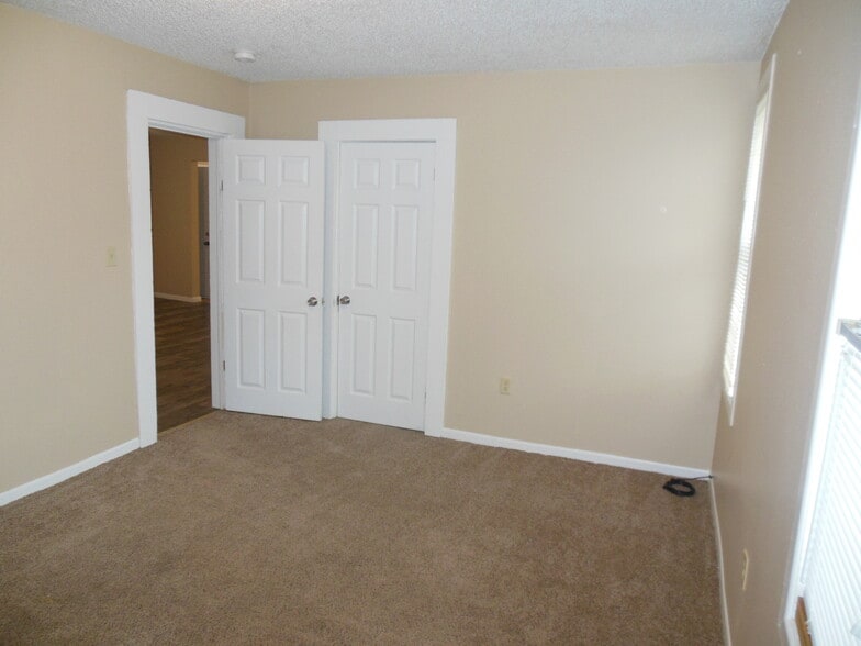 Building Photo - 609 Market St