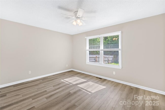 Building Photo - 13715 Mayes Rd