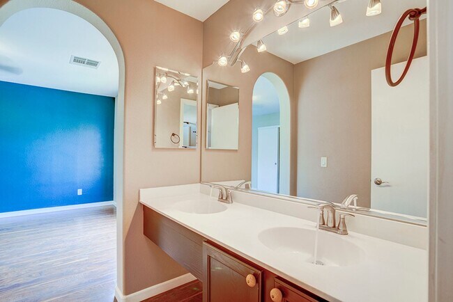 Building Photo - Status: Accepting Applications