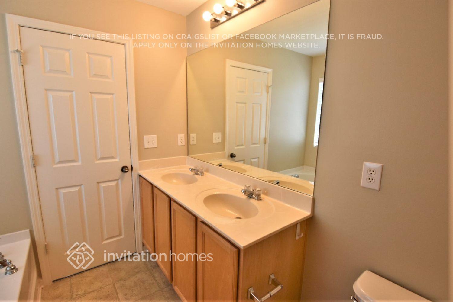 Building Photo - 3680 Roseman Landing