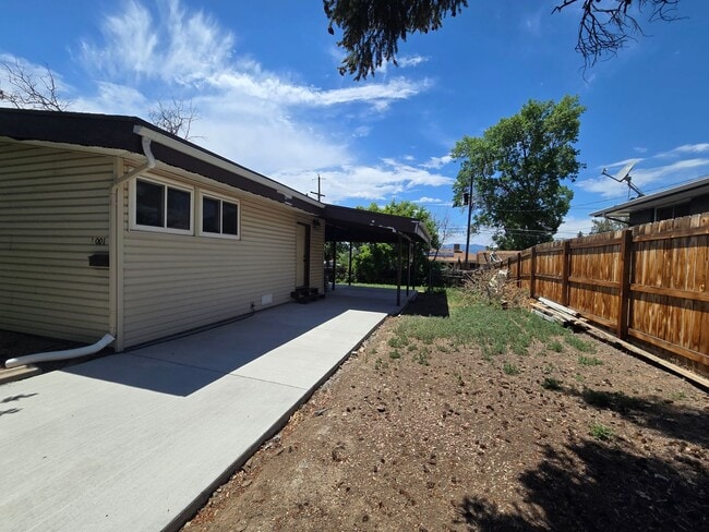 Building Photo - Move in Ready Ranch home in Westminster