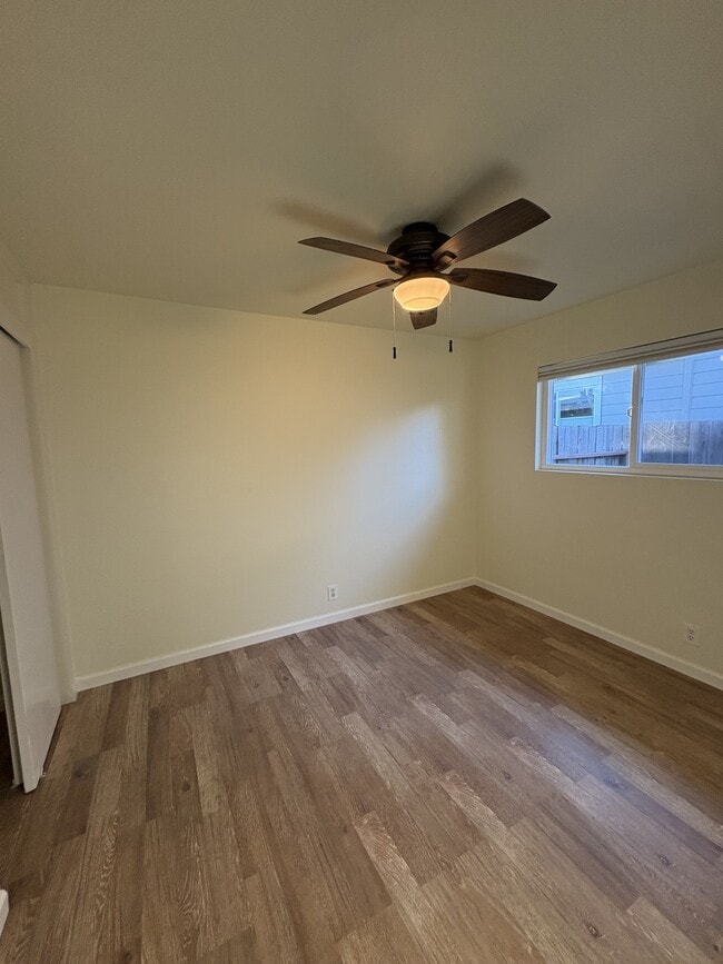 Building Photo - 9 10th St