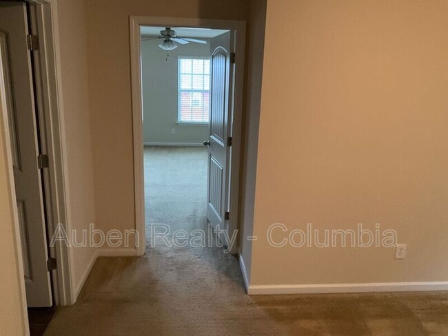 Building Photo - 204 Ashmore Ln