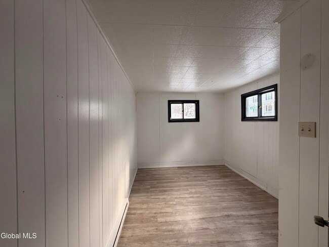 Building Photo - 54 Arch St