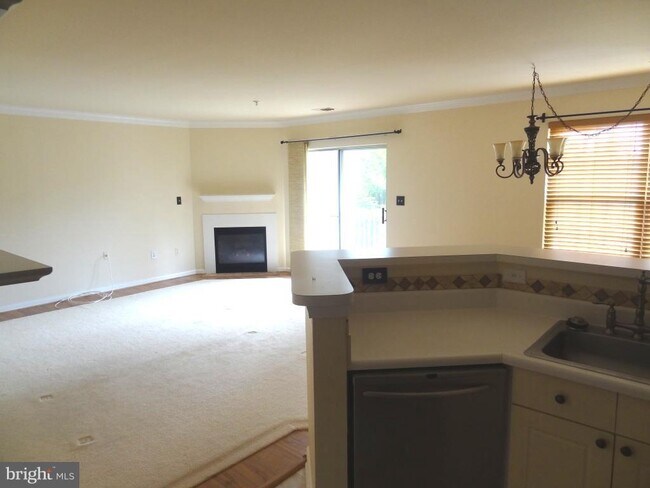 Building Photo - 12745 Fair Briar Ln