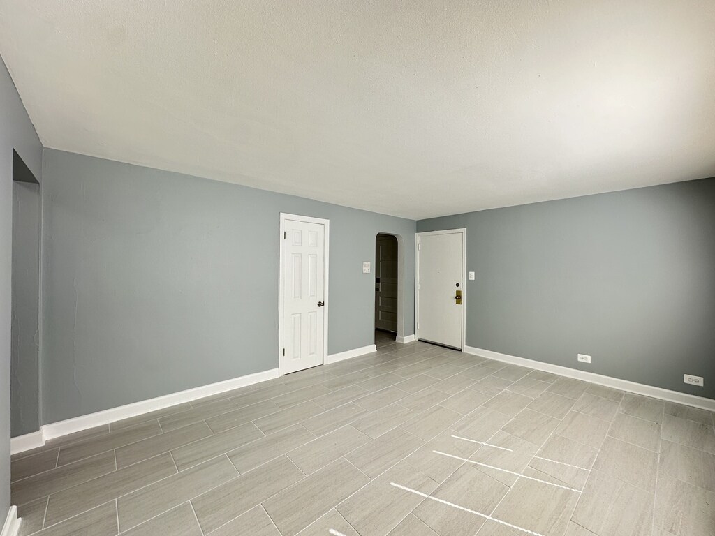 Building Photo - 6721 N California Ave