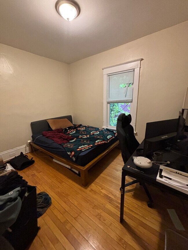 Building Photo - 2939-39B N Pierce St