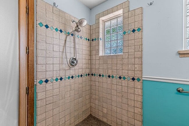 Building Photo - Beautiful Estate for Rent in Ashland