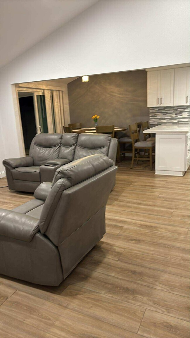 Building Photo - 1680 Gamay Cir