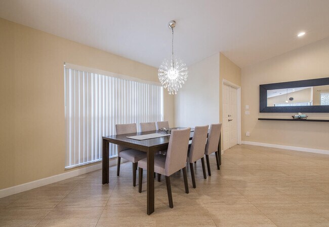 Building Photo - 10790 White Aspen Ln