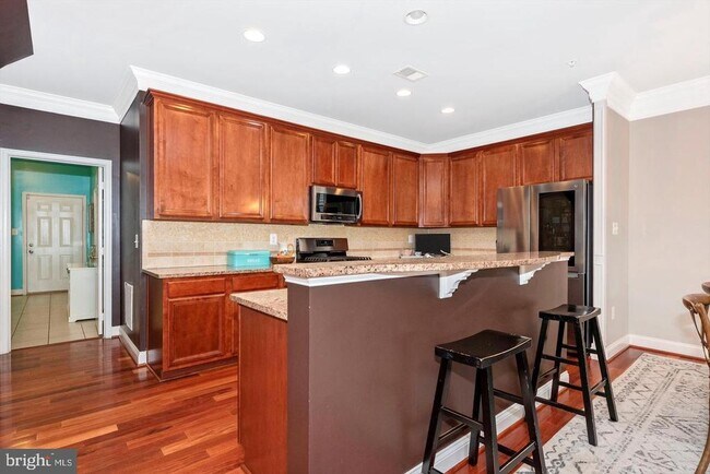 Building Photo - 10202 Woodthrush Dr