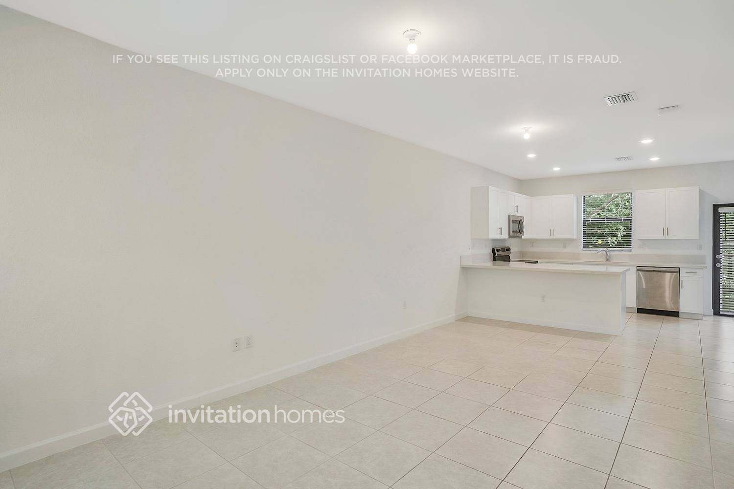 Building Photo - 1640 SW 29th St