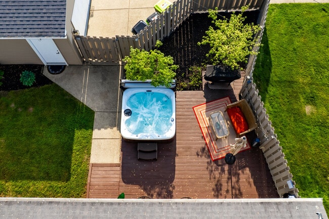 Building Photo - 126 Beachwood Ave