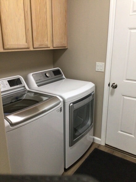 Building Photo - 3134 New Hope Dr