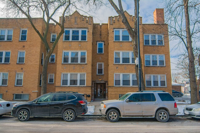 Primary Photo - 2750 N Kostner Ave