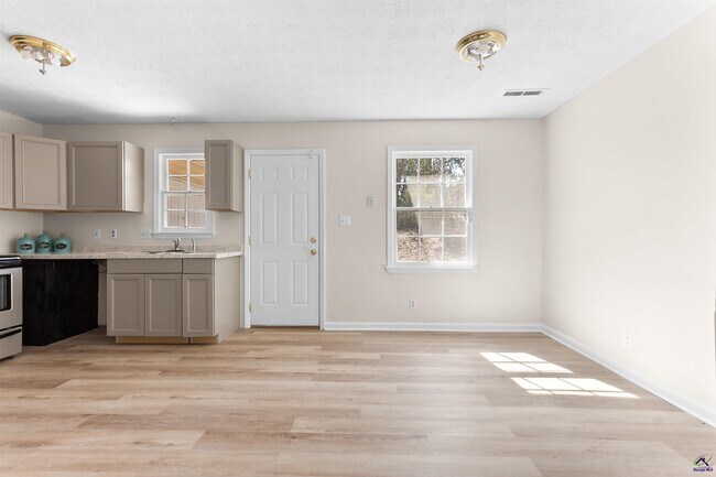 Building Photo - 1636 Huntley Ridge Dr