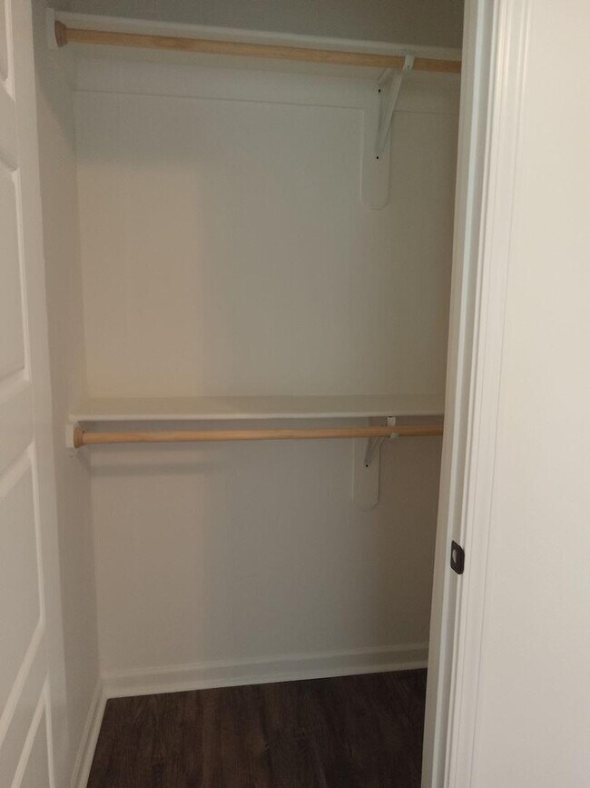 Building Photo - 712 Short Leaf