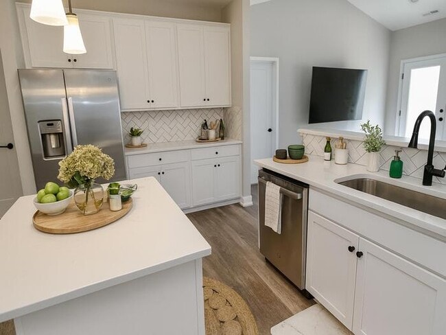 Building Photo - Charming 4 beds 3 baths in Powell!