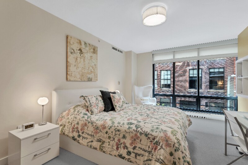 Building Photo - 912 F St NW