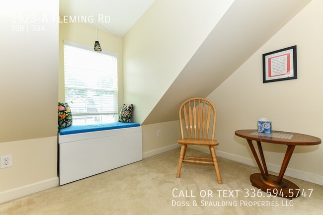 Building Photo - 1923 Fleming Rd