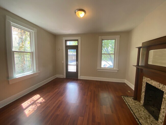 Building Photo - 638 S Pearl St