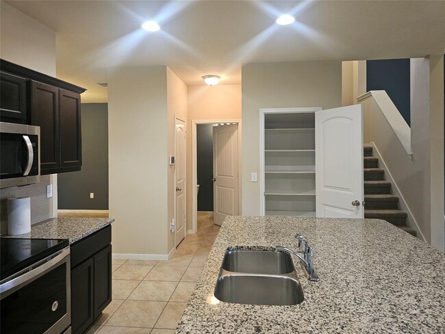 Building Photo - 3112 Armidale Dr