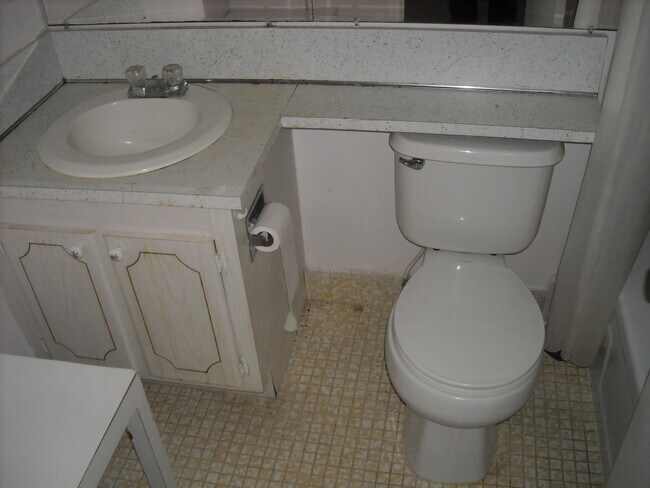 Building Photo - 358 Chatham R