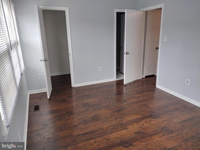 Building Photo - 14924 Belle Ami Dr