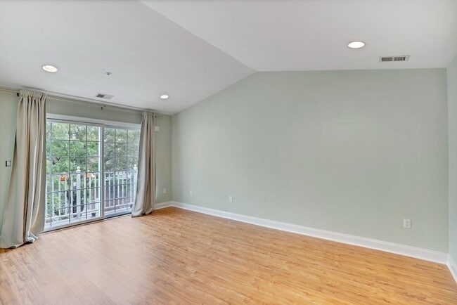 Building Photo - 100 Abbie Ct