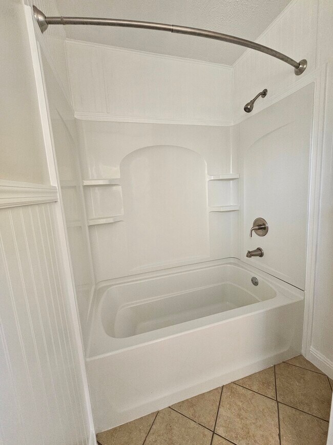 Building Photo - 167 Hill-N-Dale Dr