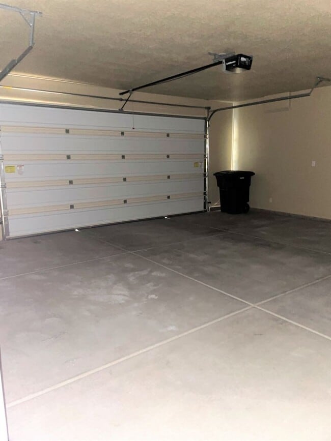 Building Photo - APPLICATION PENDING- Three Bedroom Home in...