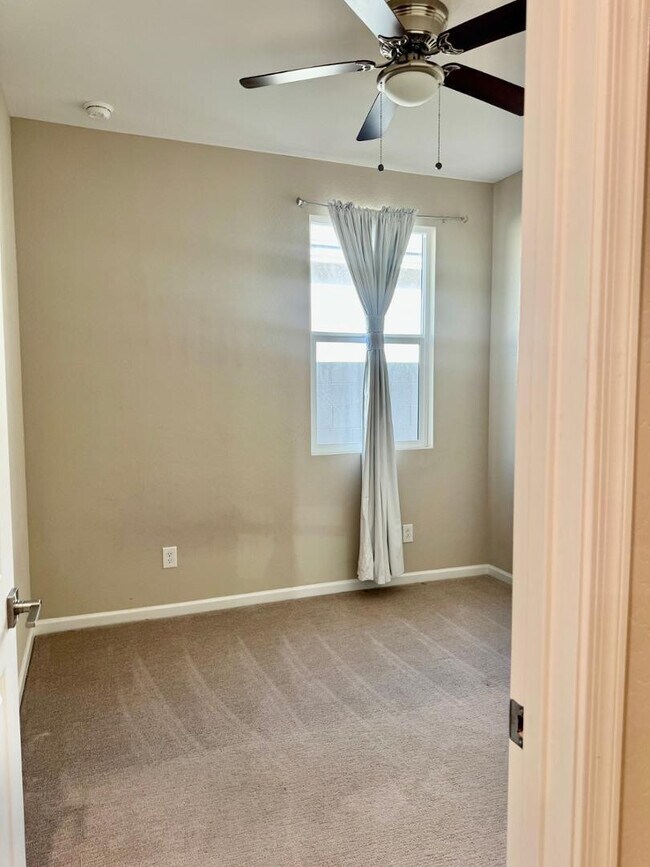 Building Photo - 17388 W Country Club Terrace