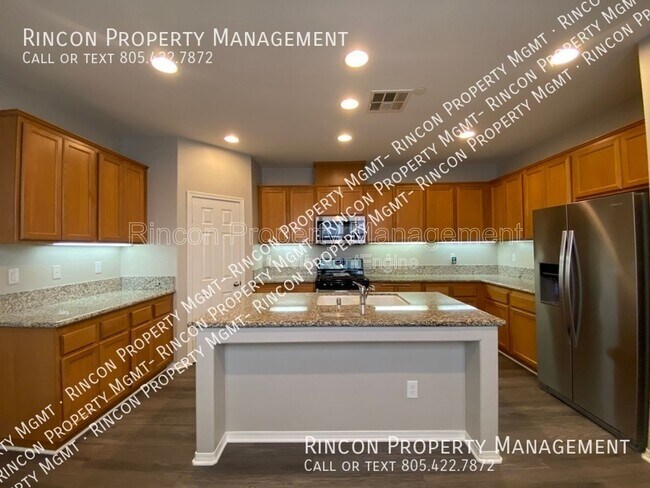 Building Photo - 3142 N Ventura Rd