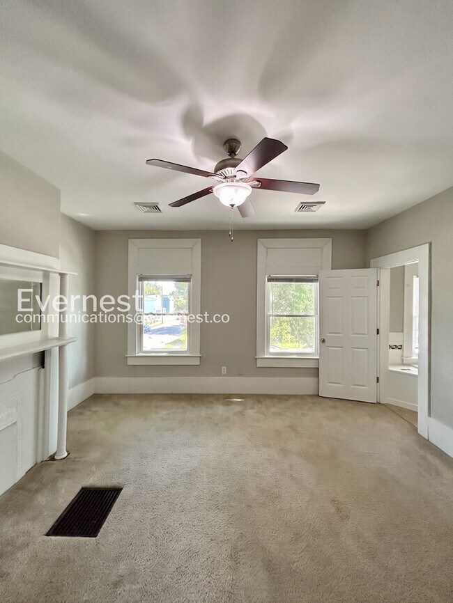 Building Photo - 3 Bed, 2.5 Bath Home with Fenced Yard / Pet-Friendly / Available Now!