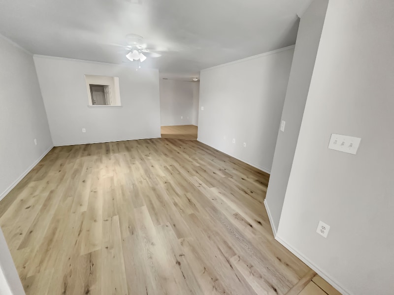 Building Photo - 509 N Brentwood Ave