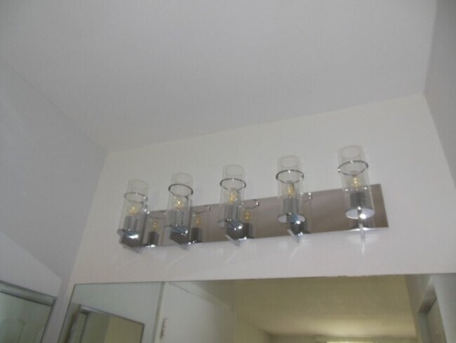 Building Photo - ONE BEDROOM ONE BATHROOM! WATERFRONT COMMUNITY!