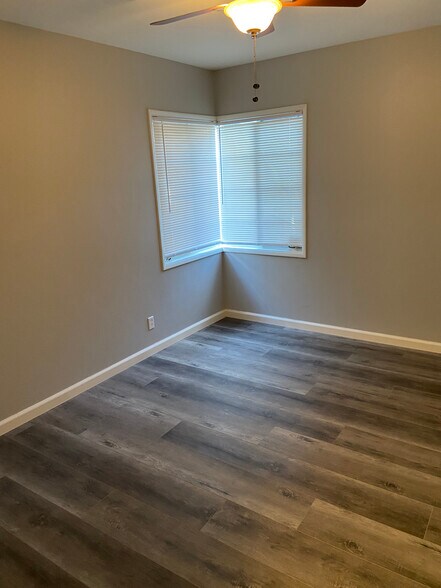 Building Photo - 12267 Magnolia Blvd