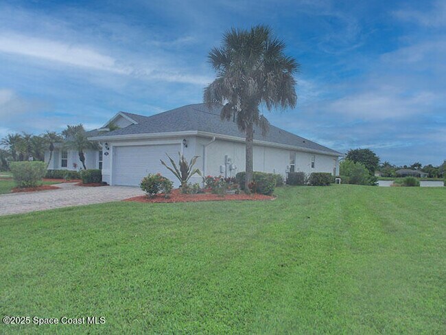 Building Photo - 935 Southlakes Way SW