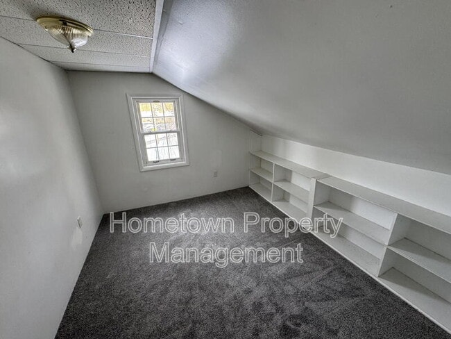 Building Photo - 1109 E Philadelphia St