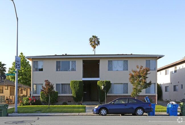 Building Photo - 1646 Newhall St