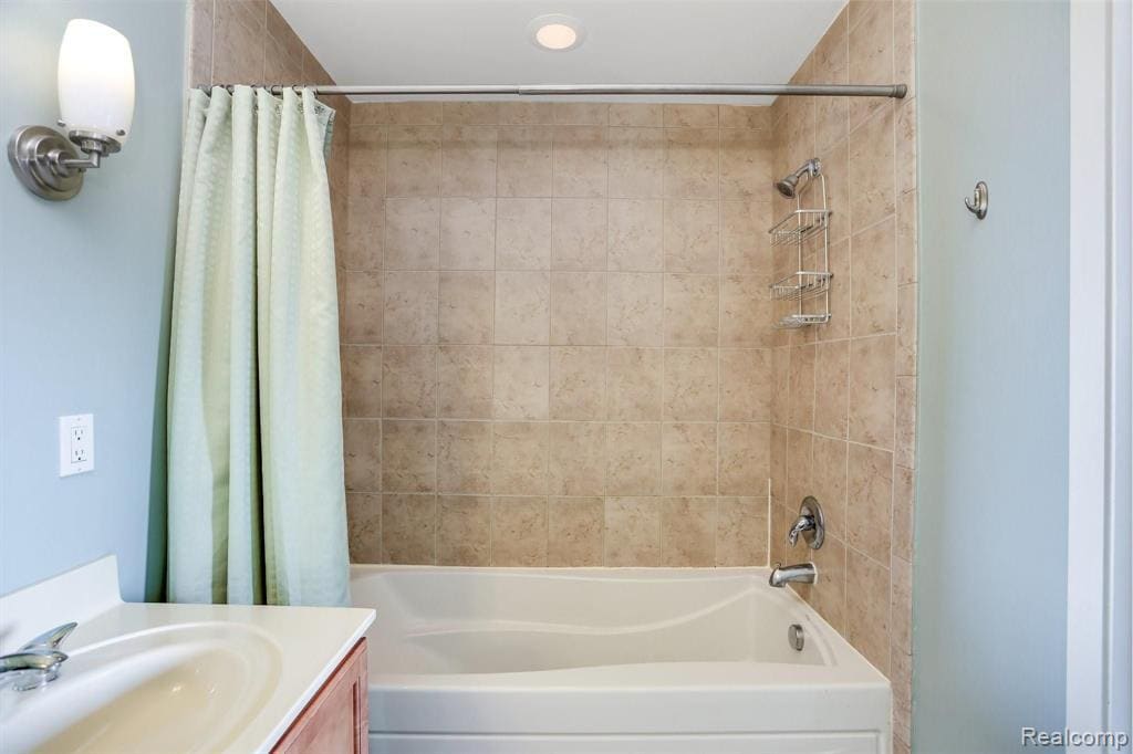 Building Photo - 350 N Main St