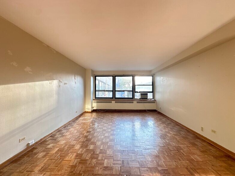Building Photo - 4180 N Marine Dr