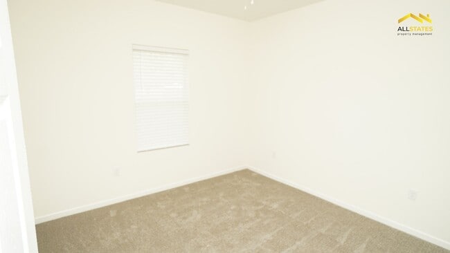 Building Photo - 13905 SW 81 Cir