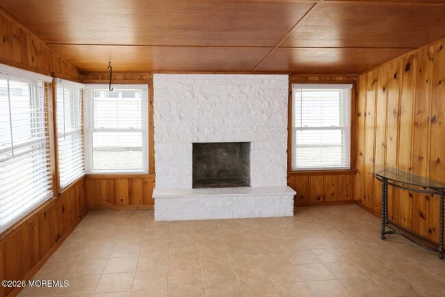 Building Photo - 825 Leeward Dr