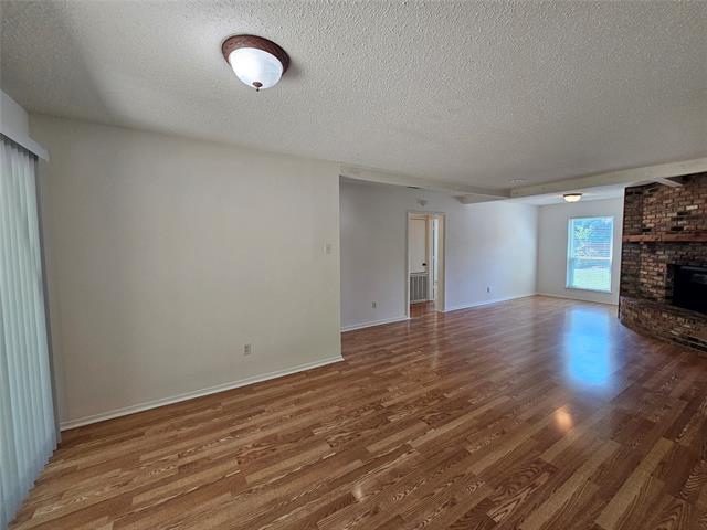 Building Photo - 10377 Country Club Dr